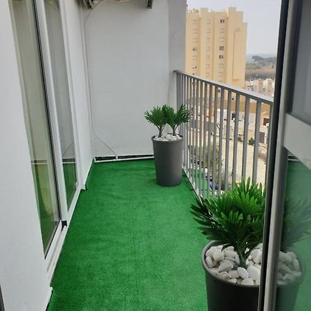 Les Pieds Dans L' Eau Apartment เอมปูเรียบราบา ภายนอก รูปภาพ