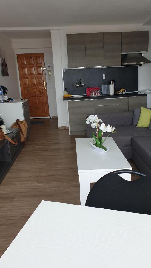 Les Pieds Dans L' Eau Apartment เอมปูเรียบราบา ภายนอก รูปภาพ