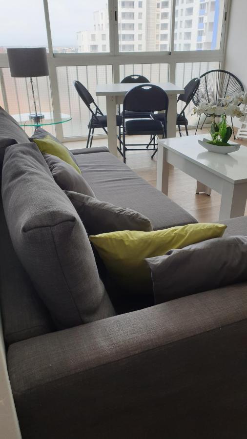 Les Pieds Dans L' Eau Apartment เอมปูเรียบราบา ภายนอก รูปภาพ