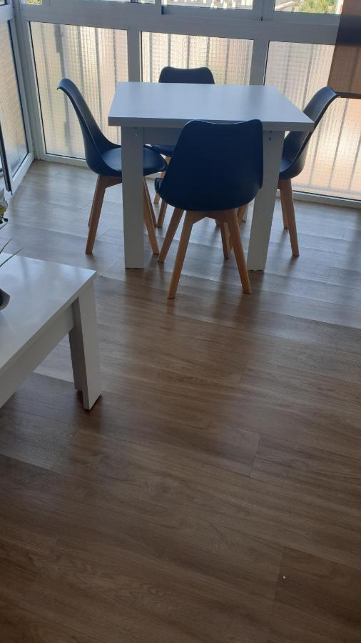 Les Pieds Dans L' Eau Apartment เอมปูเรียบราบา ภายนอก รูปภาพ